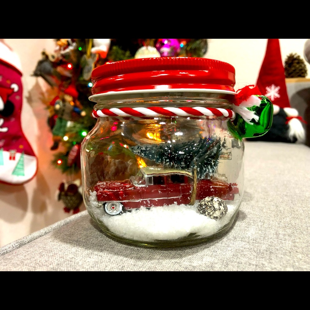 Car in a Jar Waterless Snow Globe